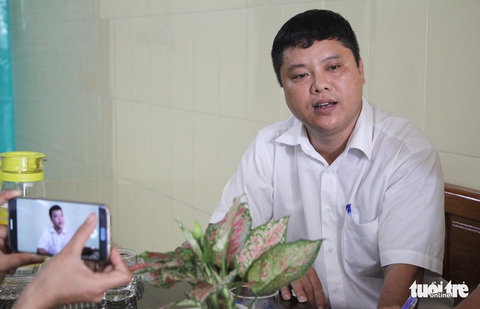 Cô giáo đồng loạt quỳ, trường nói bột phát, chính quyền nghi sắp đặt - Ảnh 3. Cô giáo đồng loạt quỳ, trường nói bột phát, chính quyền nghi sắp đặt - Ảnh 3.