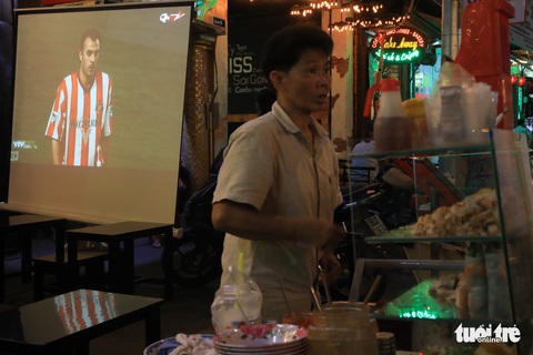 Sài Gòn sôi động trong ngày khai mạc World Cup 2018 - Ảnh 10. Sài Gòn sôi động trong ngày khai mạc World Cup 2018 - Ảnh 10.