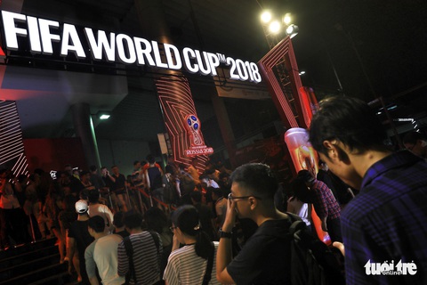 Sài Gòn sôi động trong ngày khai mạc World Cup 2018 - Ảnh 15. Sài Gòn sôi động trong ngày khai mạc World Cup 2018 - Ảnh 15.