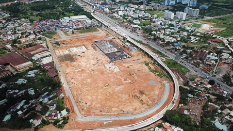 Bến xe Miền Đông mới xây mãi không xong - Ảnh 1. Bến xe Miền Đông mới xây mãi không xong - Ảnh 1.