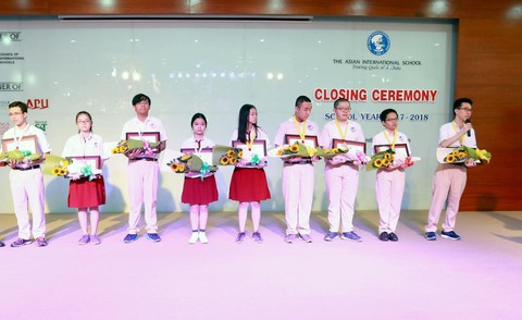 Nam sinh giành ‘cú đúp’ huy chương vàng kỳ thi Olympic TP.HCM - Ảnh 1. Nam sinh giành ‘cú đúp’ huy chương vàng kỳ thi Olympic TP.HCM - Ảnh 1.