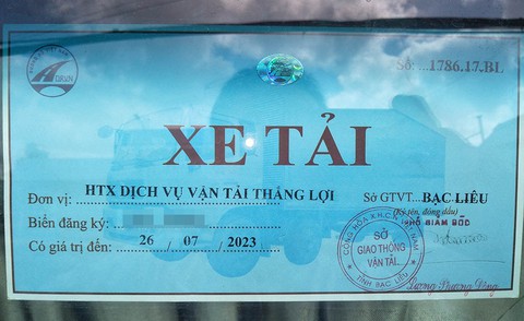 Xe tải chở đồ nhà có cần xin cấp phù hiệu? - Ảnh 1. Xe tải chở đồ nhà có cần xin cấp phù hiệu? - Ảnh 1.