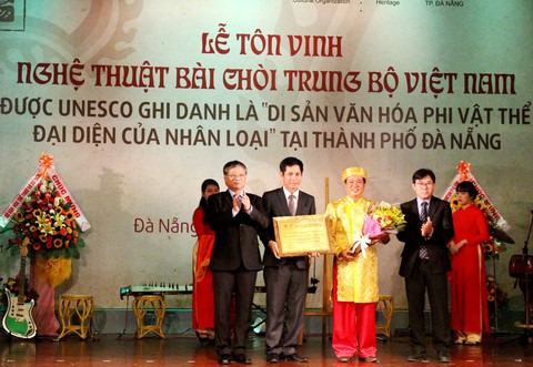 Đà Nẵng đón nhận bằng UNESCO ghi danh bài chòi - Ảnh 2. Đà Nẵng đón nhận bằng UNESCO ghi danh bài chòi - Ảnh 2.