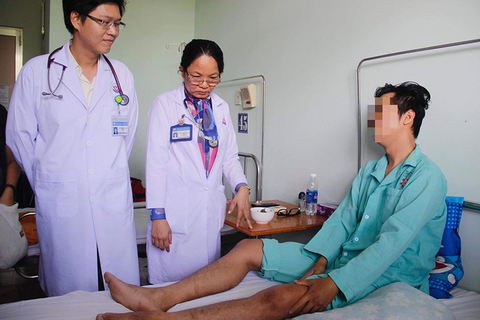 Coi chừng thuyên tắc phổi do... bất động - Ảnh 1. Coi chừng thuyên tắc phổi do... bất động - Ảnh 1.