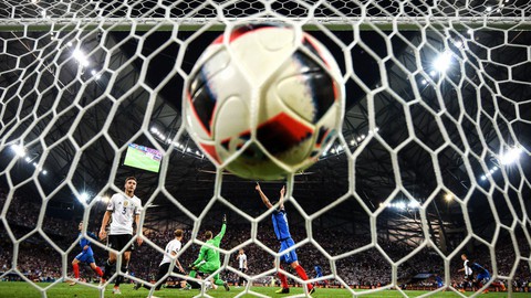 Trí tuệ nhân tạo dự đoán Tây Ban Nha vô địch World Cup 2018 - Ảnh 1. Trí tuệ nhân tạo dự đoán Tây Ban Nha vô địch World Cup 2018 - Ảnh 1.