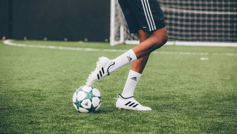 Nhân World Cup, xem lại sự tiến hóa của giày đá bóng - Ảnh 5. Nhân World Cup, xem lại sự tiến hóa của giày đá bóng - Ảnh 5.