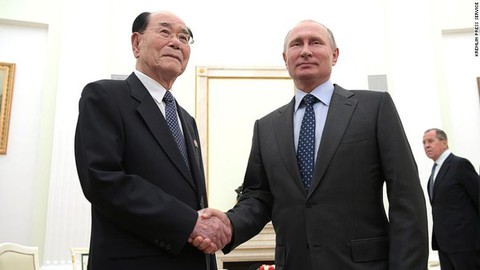 Ông Putin mời ‘đồng chí’ Kim Jong Un đến thăm Nga - Ảnh 1. Ông Putin mời ‘đồng chí’ Kim Jong Un đến thăm Nga - Ảnh 1.