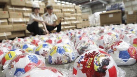 World Cup trở thành mùa ‘hái tiền’ tại Trung Quốc nhờ đồ giả - Ảnh 1. World Cup trở thành mùa ‘hái tiền’ tại Trung Quốc nhờ đồ giả - Ảnh 1.