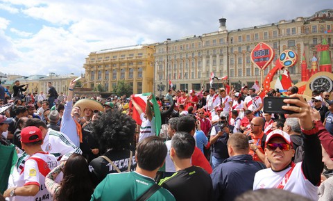 Xem người Nga kiếm tiền từ bữa tiệc bóng đá World Cup 2018 - Ảnh 2. Xem người Nga kiếm tiền từ bữa tiệc bóng đá World Cup 2018 - Ảnh 2.
