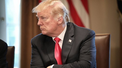 Ông Trump ‘giết’ luật nhập cư chỉ bằng một tweet - Ảnh 1. Ông Trump ‘giết’ luật nhập cư chỉ bằng một tweet - Ảnh 1.