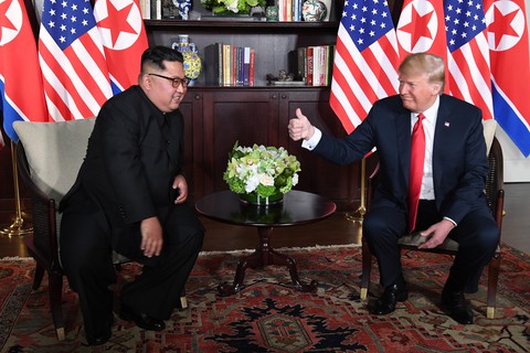Thủ tướng Nhật Bản khẳng định sẵn sàng gặp ông Kim Jong Un - Ảnh 2. Thủ tướng Nhật Bản khẳng định sẵn sàng gặp ông Kim Jong Un - Ảnh 2.
