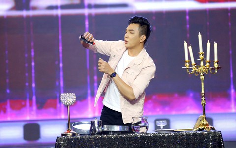 Á hậu Băng Khuê bất ngờ với giọng hát như ca sĩ ở Gương mặt điện ảnh - Ảnh 8. Á hậu Băng Khuê bất ngờ với giọng hát như ca sĩ ở Gương mặt điện ảnh - Ảnh 8.