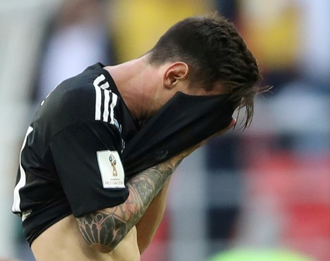 Messi: Tôi đau đớn khi đá hỏng phạt đền - Ảnh 1. Messi: Tôi đau đớn khi đá hỏng phạt đền - Ảnh 1.