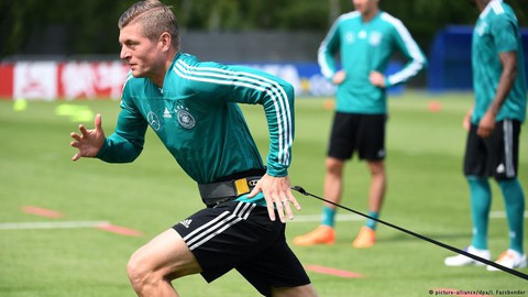Philipp Lahm: Đức đầy đủ vũ khí để đi xa tại World Cup 2018 - Ảnh 1. Philipp Lahm: Đức đầy đủ vũ khí để đi xa tại World Cup 2018 - Ảnh 1.