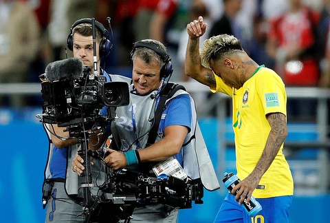 Thư Ronaldo gửi Neymar: Thật ngốc khi cậu muốn thể hiện mình giỏi - Ảnh 1. Thư Ronaldo gửi Neymar: Thật ngốc khi cậu muốn thể hiện mình giỏi - Ảnh 1.