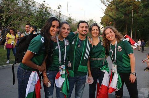 Cầu thủ Mexico ghi bàn, các bóng hồng Mexico ghi điểm - Ảnh 9. Cầu thủ Mexico ghi bàn, các bóng hồng Mexico ghi điểm - Ảnh 9.