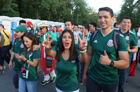 Cầu thủ Mexico ghi bàn, các bóng hồng Mexico ghi điểm - Ảnh 11. Cầu thủ Mexico ghi bàn, các bóng hồng Mexico ghi điểm - Ảnh 11.