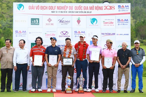 Nguyễn Văn Bằng lần đầu tiên vô địch golf quốc gia - Ảnh 1. Nguyễn Văn Bằng lần đầu tiên vô địch golf quốc gia - Ảnh 1.