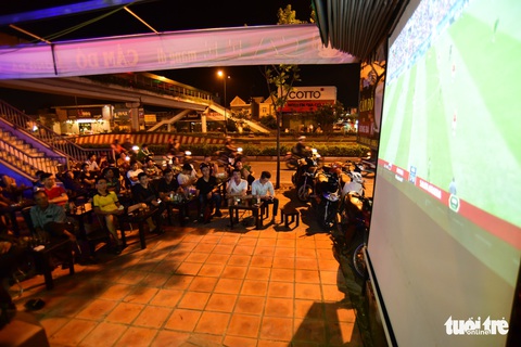 Xem World Cup nhưng các quý ông, quý bà phải giữ được sinh lực - Ảnh 1. Xem World Cup nhưng các quý ông, quý bà phải giữ được sinh lực - Ảnh 1.