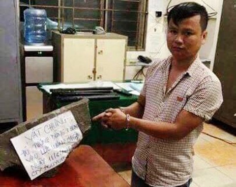 Công an TP.HCM bác tin cảnh sát cơ động giả dạng dân đi gây rối - Ảnh 4. Công an TP.HCM bác tin cảnh sát cơ động giả dạng dân đi gây rối - Ảnh 4.
