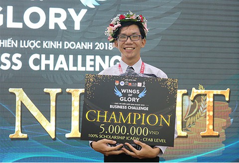 Trao giải nhất cuộc thi Chiến lược kinh doanh 2018 - Ảnh 1. Trao giải nhất cuộc thi Chiến lược kinh doanh 2018 - Ảnh 1.