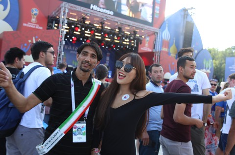 World Cup 2018 xao xuyến vì những bóng hồng châu Á - Ảnh 1. World Cup 2018 xao xuyến vì những bóng hồng châu Á - Ảnh 1.