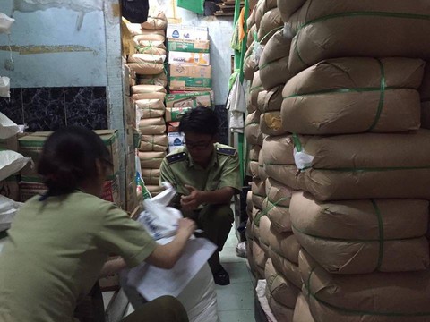 Thủ tướng yêu cầu tập trung điều tra thực phẩm, dược - mỹ phẩm giả - Ảnh 1. Thủ tướng yêu cầu tập trung điều tra thực phẩm, dược - mỹ phẩm giả - Ảnh 1.