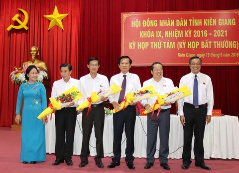 Phó chủ tịch tỉnh Kiên Giang làm bí thư huyện Phú Quốc - Ảnh 1. Phó chủ tịch tỉnh Kiên Giang làm bí thư huyện Phú Quốc - Ảnh 1.