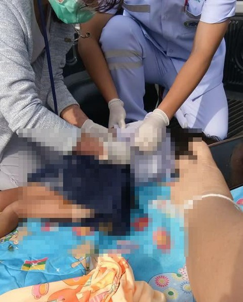 Bị cô giáo bỏ quên trên xe hơi, bé gái Thái Lan chết ngạt - Ảnh 2. Bị cô giáo bỏ quên trên xe hơi, bé gái Thái Lan chết ngạt - Ảnh 2.