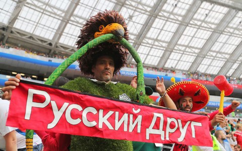 World Cup 2018: Cổ động viên chịu chơi hoành tráng - Ảnh 3. World Cup 2018: Cổ động viên chịu chơi hoành tráng - Ảnh 3.
