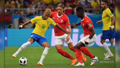 Cổ động viên Thụy Sĩ đặt nhầm khách sạn cách sân World Cup 1.200 km - Ảnh 3. Cổ động viên Thụy Sĩ đặt nhầm khách sạn cách sân World Cup 1.200 km - Ảnh 3.