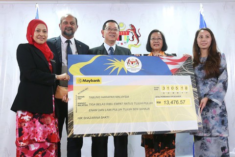 Dân Malaysia đóng góp 2 triệu USD giúp giảm nợ công - Ảnh 1. Dân Malaysia đóng góp 2 triệu USD giúp giảm nợ công - Ảnh 1.