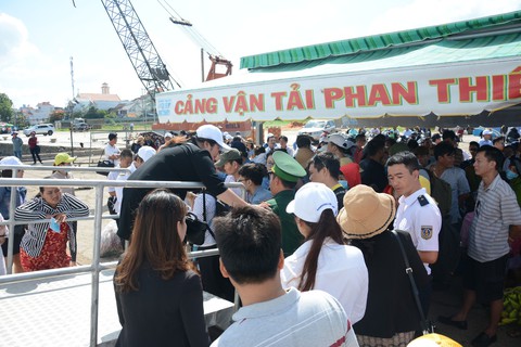 Thêm chuyến tàu khách đến đảo Phú Quý - Ảnh 3. Thêm chuyến tàu khách đến đảo Phú Quý - Ảnh 3.