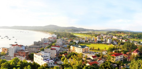 Sét đánh hỏng đường dây 22 kV, toàn huyện đảo Cô Tô mất điện - Ảnh 2. Sét đánh hỏng đường dây 22 kV, toàn huyện đảo Cô Tô mất điện - Ảnh 2.