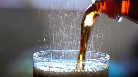 Tránh xa đồ uống có ga khi bị men gan cao - Ảnh 1. Tránh xa đồ uống có ga khi bị men gan cao - Ảnh 1.