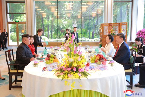 Triều Tiên, Trung Quốc đồng ý thúc đẩy hợp tác chiến lược và chiến thuật - Ảnh 4. Triều Tiên, Trung Quốc đồng ý thúc đẩy hợp tác chiến lược và chiến thuật - Ảnh 4.