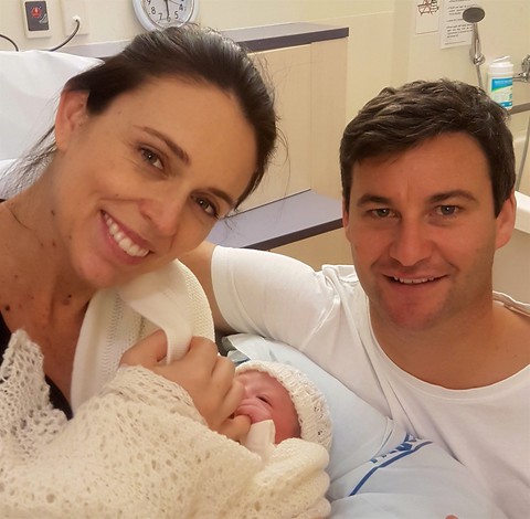 Thủ tướng New Zealand Jacinda Ardern sinh bé gái - Ảnh 1. Thủ tướng New Zealand Jacinda Ardern sinh bé gái - Ảnh 1.
