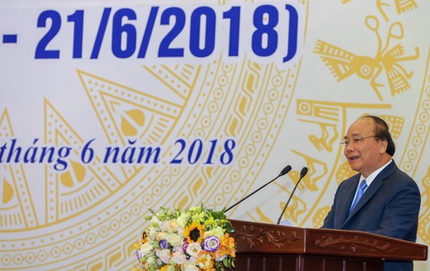 Thủ tướng Nguyễn Xuân Phúc: Tăng thu nhập cho người làm báo nhưng không để báo chí thương mại hóa - Ảnh 2. Thủ tướng Nguyễn Xuân Phúc: Tăng thu nhập cho người làm báo nhưng không để báo chí thương mại hóa - Ảnh 2.