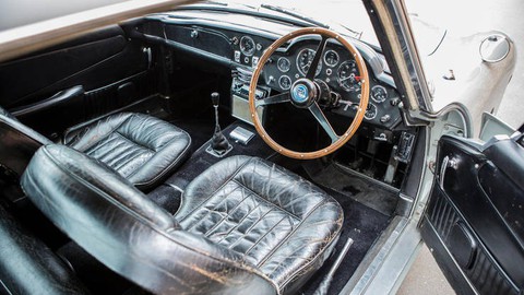 Đấu giá chiếc Aston Martin DB5 trong phim Điệp viên 007 - Ảnh 3. Đấu giá chiếc Aston Martin DB5 trong phim Điệp viên 007 - Ảnh 3.
