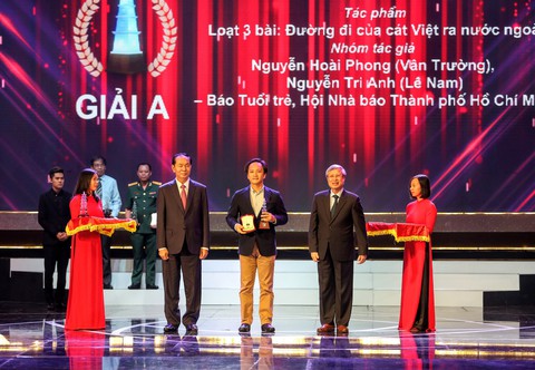 Đường đi của cát Việt của Tuổi Trẻ nhận Giải A Báo chí Quốc gia - Ảnh 1. Đường đi của cát Việt của Tuổi Trẻ nhận Giải A Báo chí Quốc gia - Ảnh 1.