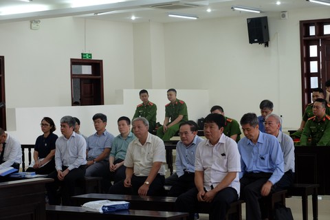 Bị cáo Đinh La Thăng: “Việc góp vốn vào OceanBank đã được Thủ tướng đồng ý” - Ảnh 2. Bị cáo Đinh La Thăng: “Việc góp vốn vào OceanBank đã được Thủ tướng đồng ý” - Ảnh 2.