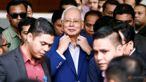 Cựu thủ tướng Malaysia giải thích về khối tài sản khổng lồ - Ảnh 1. Cựu thủ tướng Malaysia giải thích về khối tài sản khổng lồ - Ảnh 1.