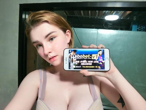 Câu khách cá độ World Cup, 6 hot girl mạng bị phạt tù - Ảnh 1. Câu khách cá độ World Cup, 6 hot girl mạng bị phạt tù - Ảnh 1.