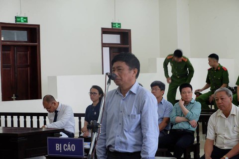 Ông Đinh La Thăng đề nghị trả lời cổ tức OceanBank thật hay ảo - Ảnh 3. Ông Đinh La Thăng đề nghị trả lời cổ tức OceanBank thật hay ảo - Ảnh 3.