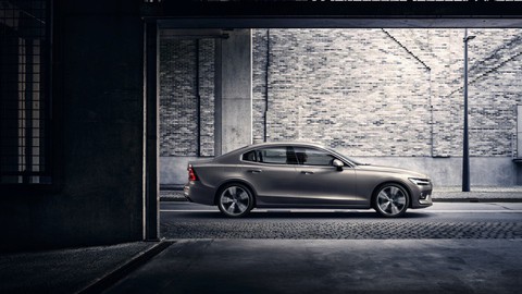 Volvo S60 2019 trình làng tại Mỹ, giá 35.800 USD - Ảnh 2. Volvo S60 2019 trình làng tại Mỹ, giá 35.800 USD - Ảnh 2.