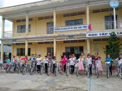 Chiếc xe đạp ngự trên giường của cậu học trò nghèo - Ảnh 1. Chiếc xe đạp ngự trên giường của cậu học trò nghèo - Ảnh 1.
