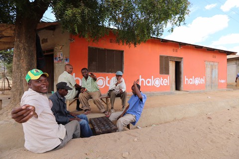 Tổng giám đốc Halotel Lê Văn Đại được trả tự do tại tòa - Ảnh 1. Tổng giám đốc Halotel Lê Văn Đại được trả tự do tại tòa - Ảnh 1.