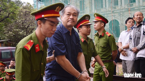 Giữ nguyên cáo trạng truy tố Phạm Công Danh và Trầm Bê - Ảnh 2. Giữ nguyên cáo trạng truy tố Phạm Công Danh và Trầm Bê - Ảnh 2.