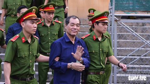 Giữ nguyên cáo trạng truy tố Phạm Công Danh và Trầm Bê - Ảnh 1. Giữ nguyên cáo trạng truy tố Phạm Công Danh và Trầm Bê - Ảnh 1.
