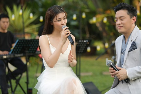 Lam Trường - Đông Nhi hát Tình lầm lỡ, kể kỉ niệm Tình thôi xót xa - Ảnh 1. Lam Trường - Đông Nhi hát Tình lầm lỡ, kể kỉ niệm Tình thôi xót xa - Ảnh 1.